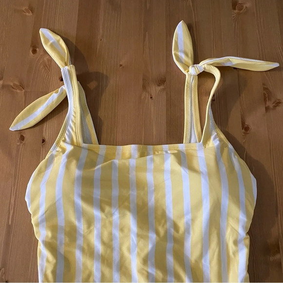 Sz. L Kona Sol Women's Striped Square Neck One Piece Swimsuit Yellow (LL6) - Picture 12 of 12